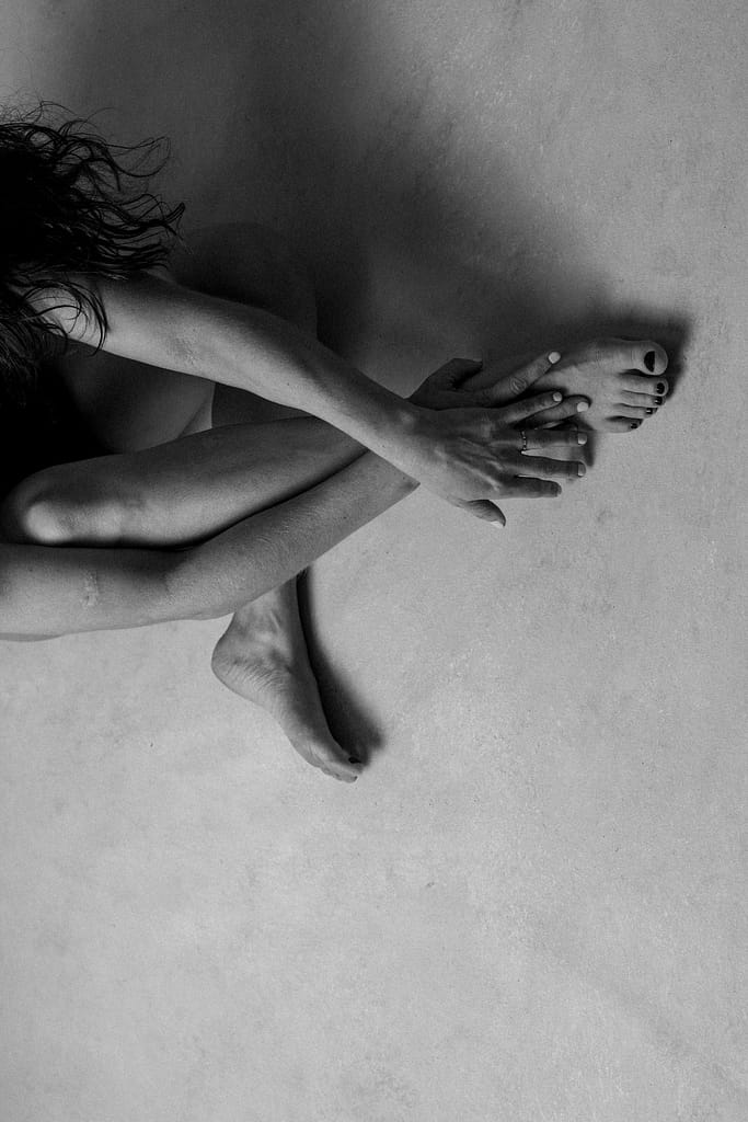 Vancouver-classy-black-white-boudoir-photographer