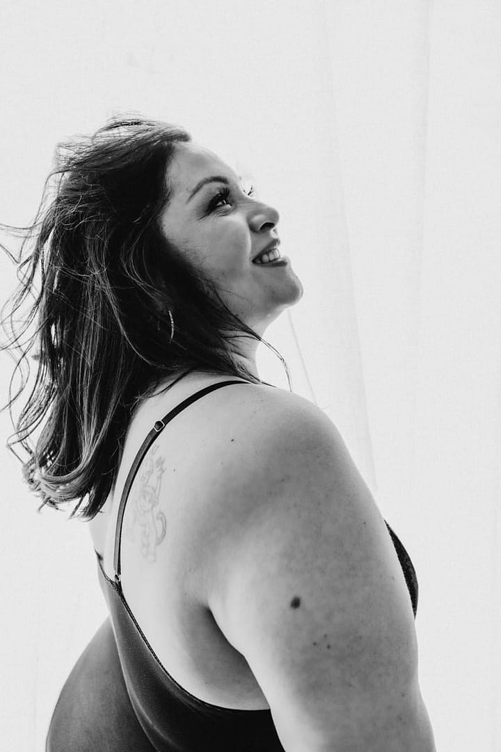 black and white portrait of plus size woman, vancouver boudoir photography