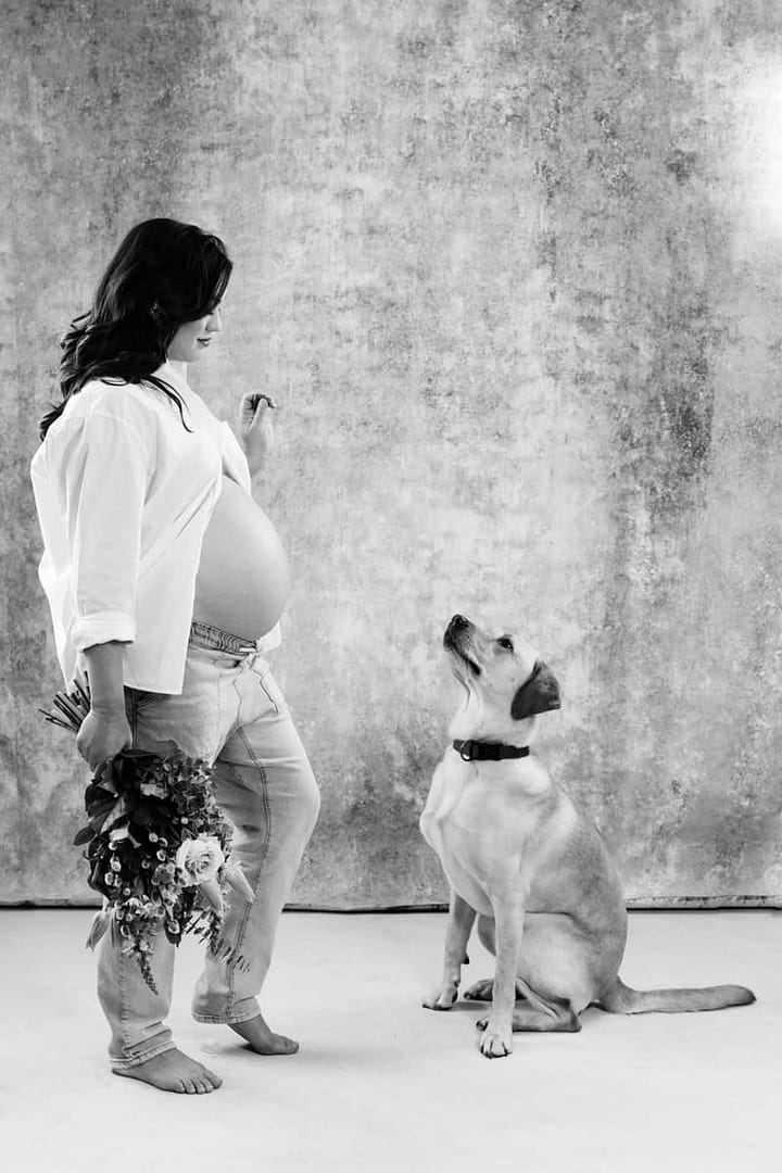 Vancouver-boudoir-maternity-black-white-classy-mateus-studio