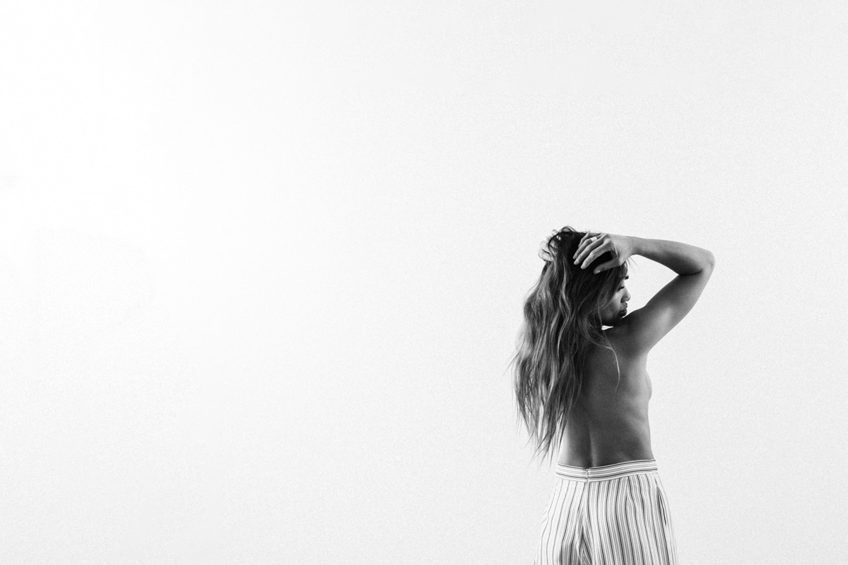 Simple White Backdrop: Vancouver Intimate Portraits